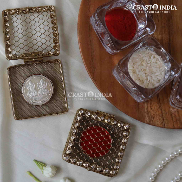 CRASTO INDIA HANDCRAFTED SQUARE SHAPED JAALI COIN BOX WITH VELVET (1 PC)