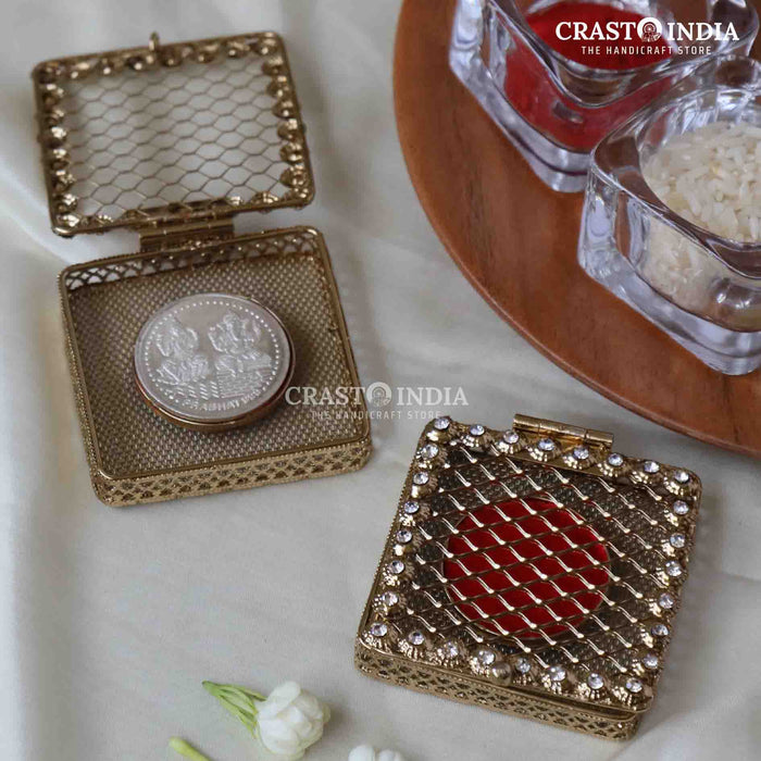 CRASTO INDIA HANDCRAFTED SQUARE SHAPED JAALI COIN BOX WITH VELVET (1 PC)