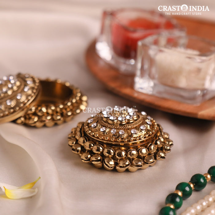 PACK OF 6 PCS - CRASTO INDIA HANDCRAFTED ROUND GHUNGROO JEWELLERY BOX WITH SPIRAL BALL CHAIN WITH STONES WITHOUT HINGE.